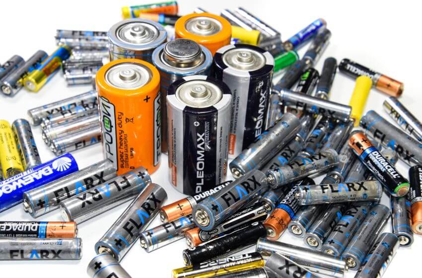 Aufnahme von Batterien und Altbatterien