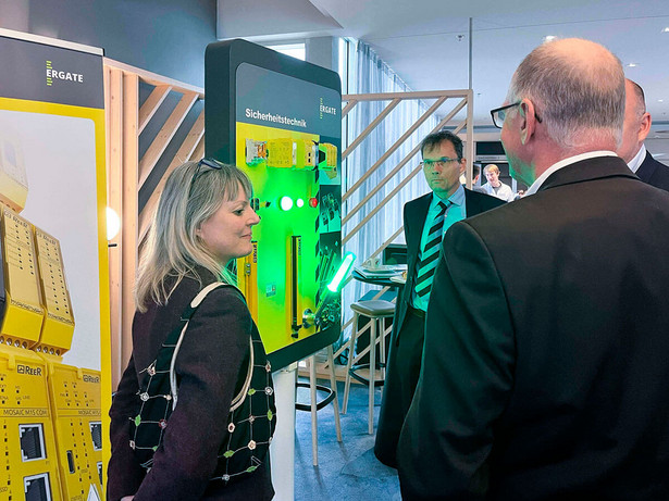 Aufnahme der Ausstellung auf der Konferenz zur Maschinenverordnung in Linz