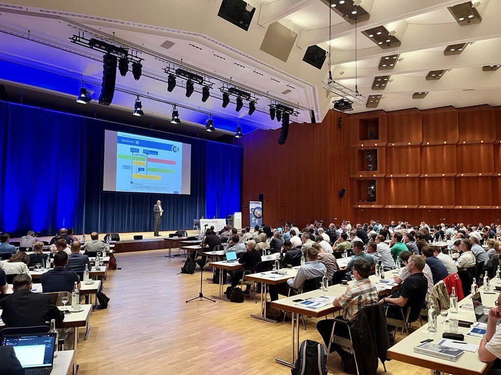 Aufnahme des Plenums auf den CE-PraxisTagen 2024