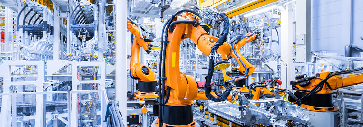 Fertigungsroboter in einer Anlage