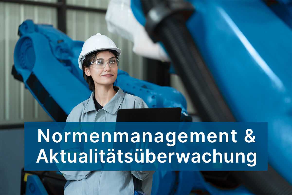 Aufnahme einer Ingenieurin, die eine Maschine prüft